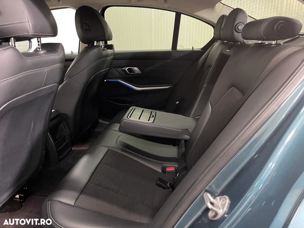 BMW Seria 3 320d xDrive AT MHEV - 12