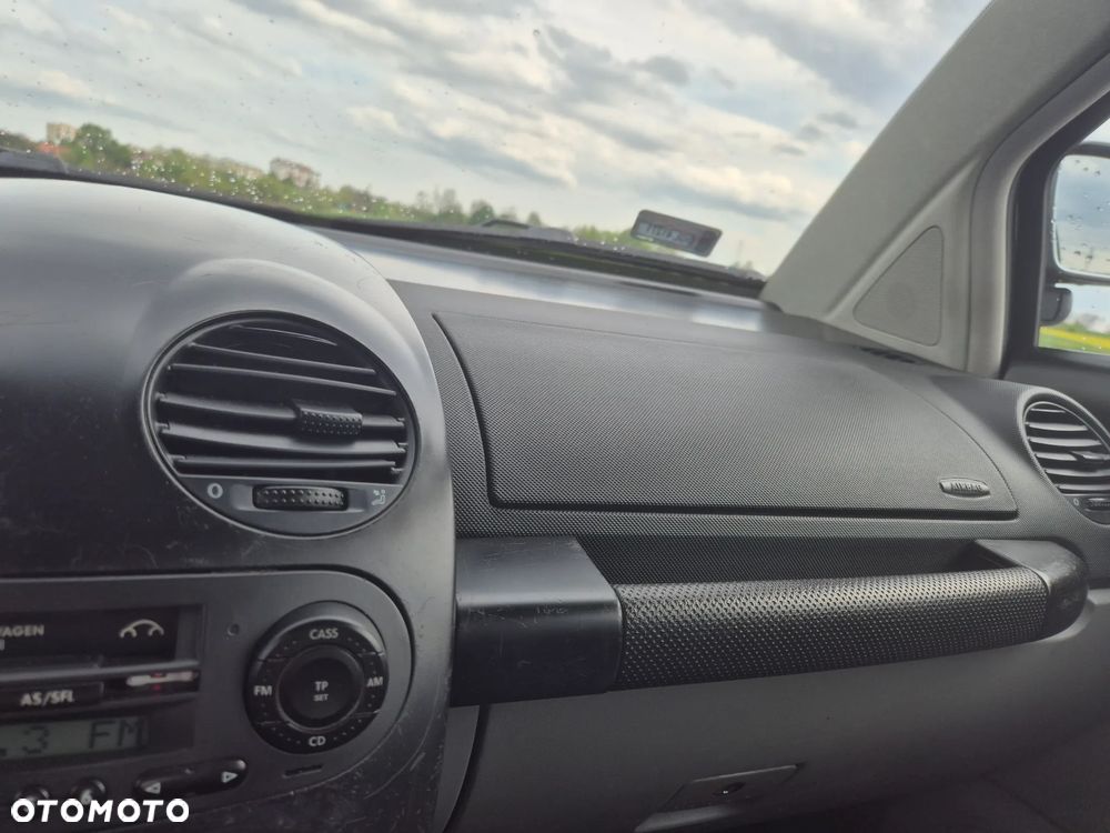 Volkswagen New Beetle 2.0 - 11