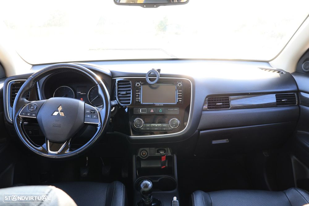 Mitsubishi Outlander 2.2 DI-D Instyle Navi - 7