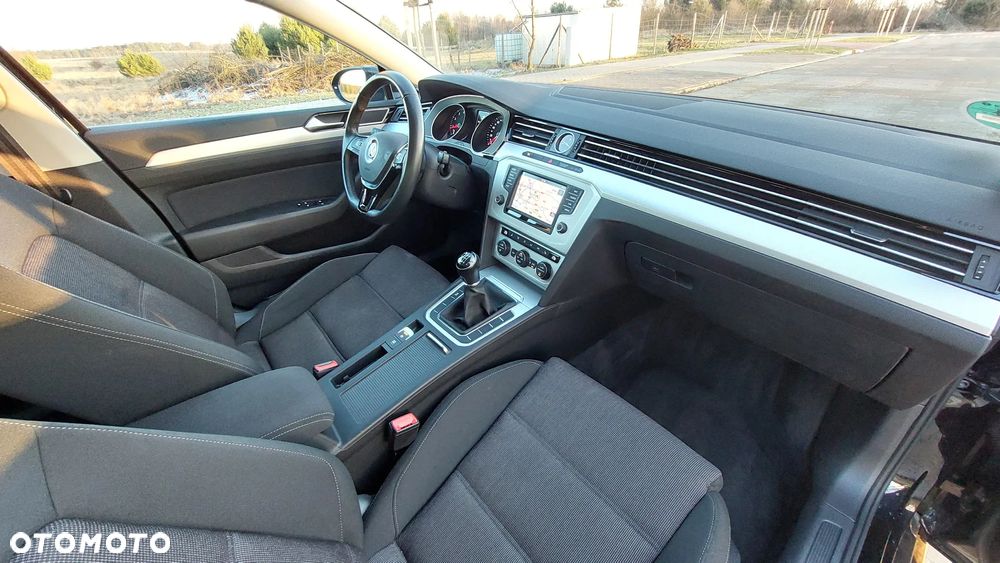Volkswagen Passat - 29