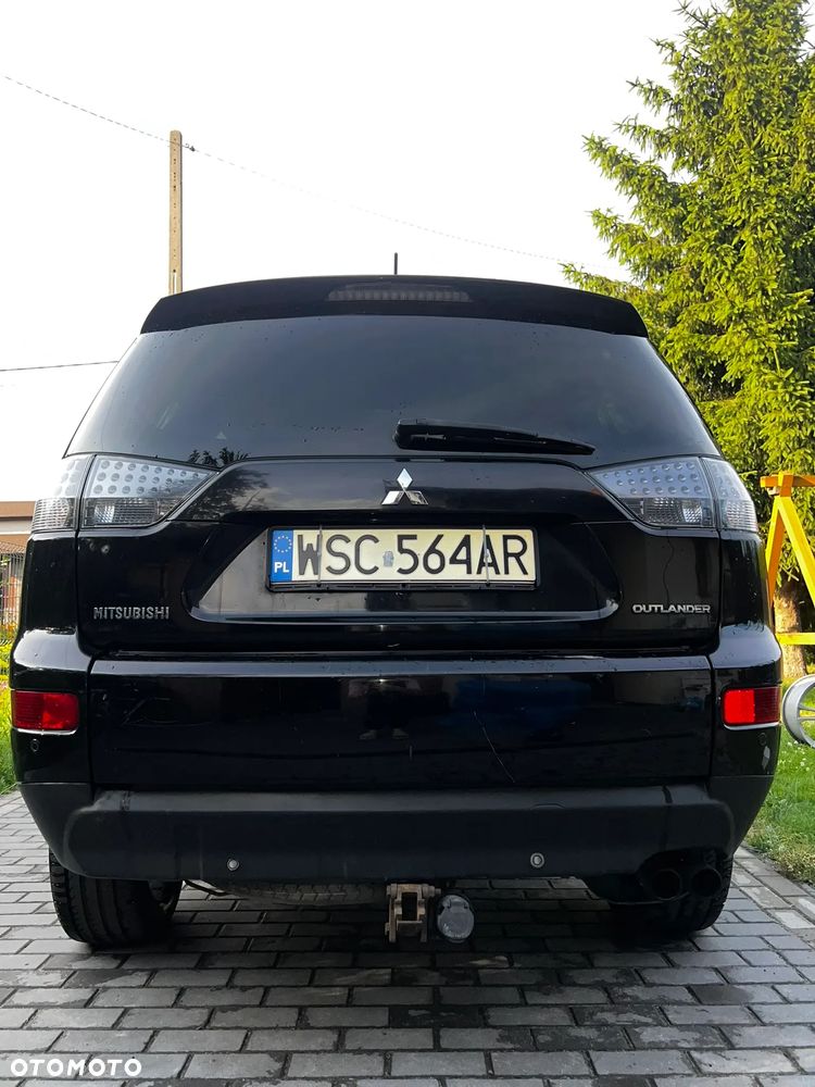 Mitsubishi Outlander - 12