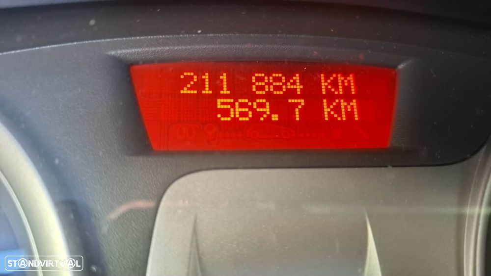 Renault Clio Sport Tourer - 16