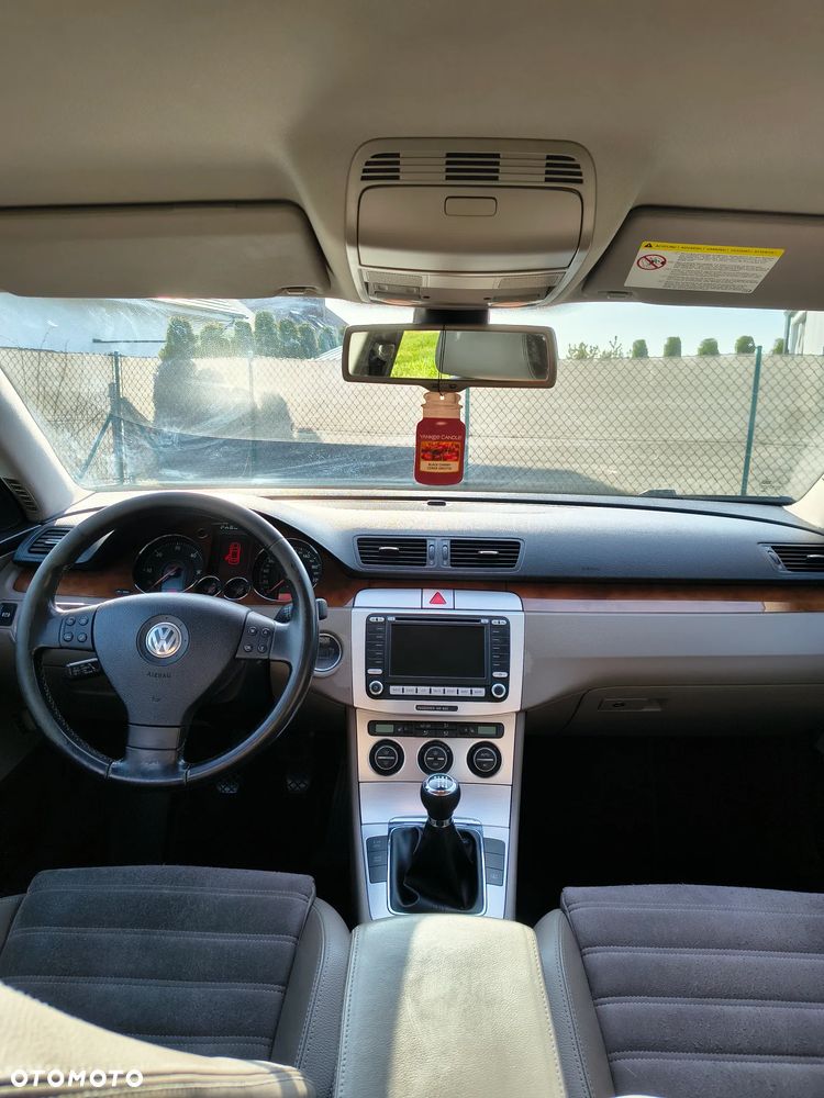 Volkswagen Passat 2.0 TDI DPF Comfortline - 9
