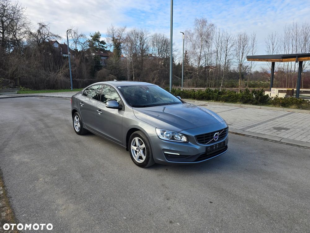 Volvo S60 D3 Geartronic RDesign - 24