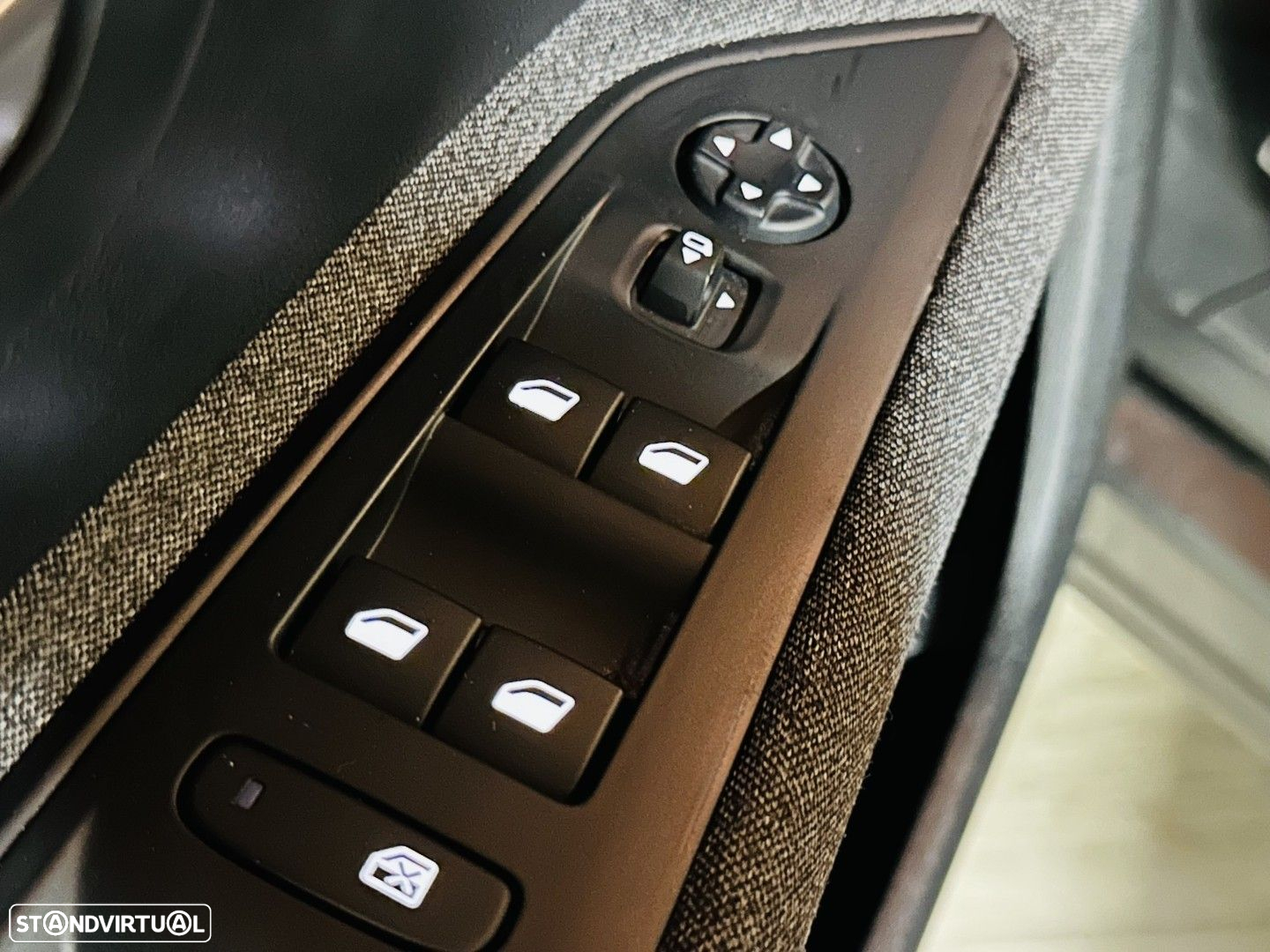 Peugeot 5008 1.2 PureTech Allure EAT8 - 25