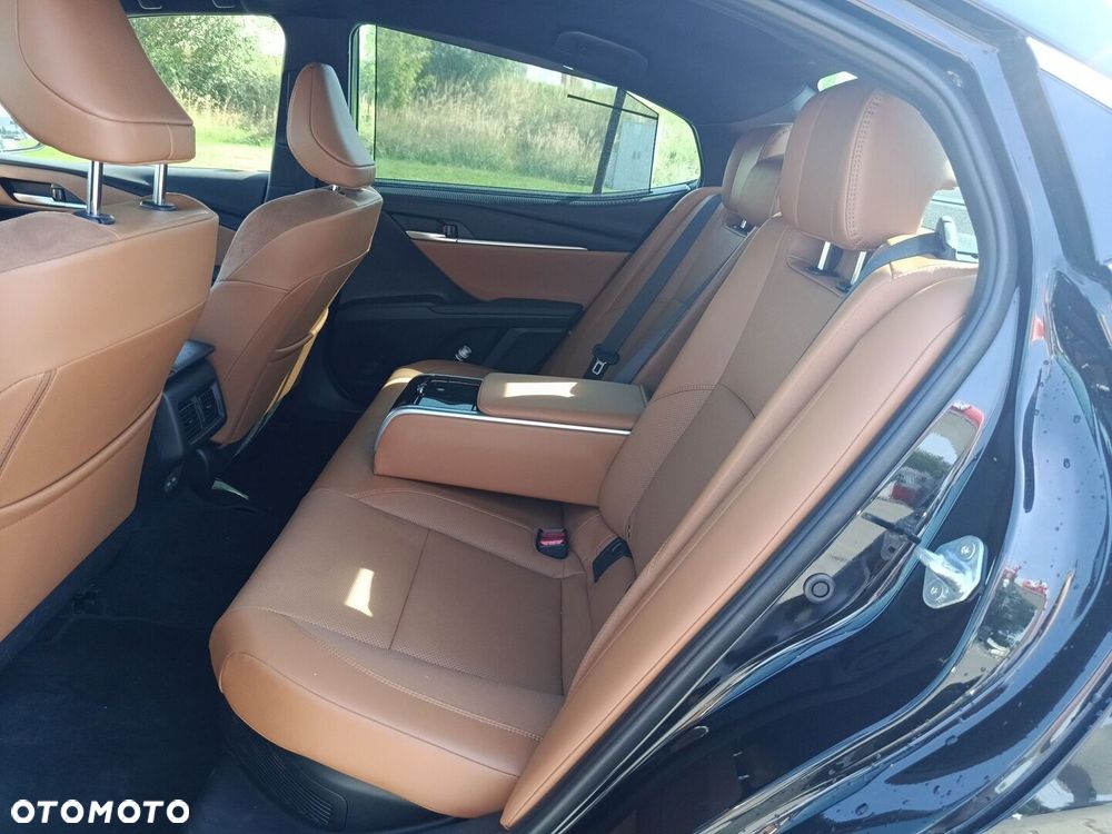 Toyota Camry - 14