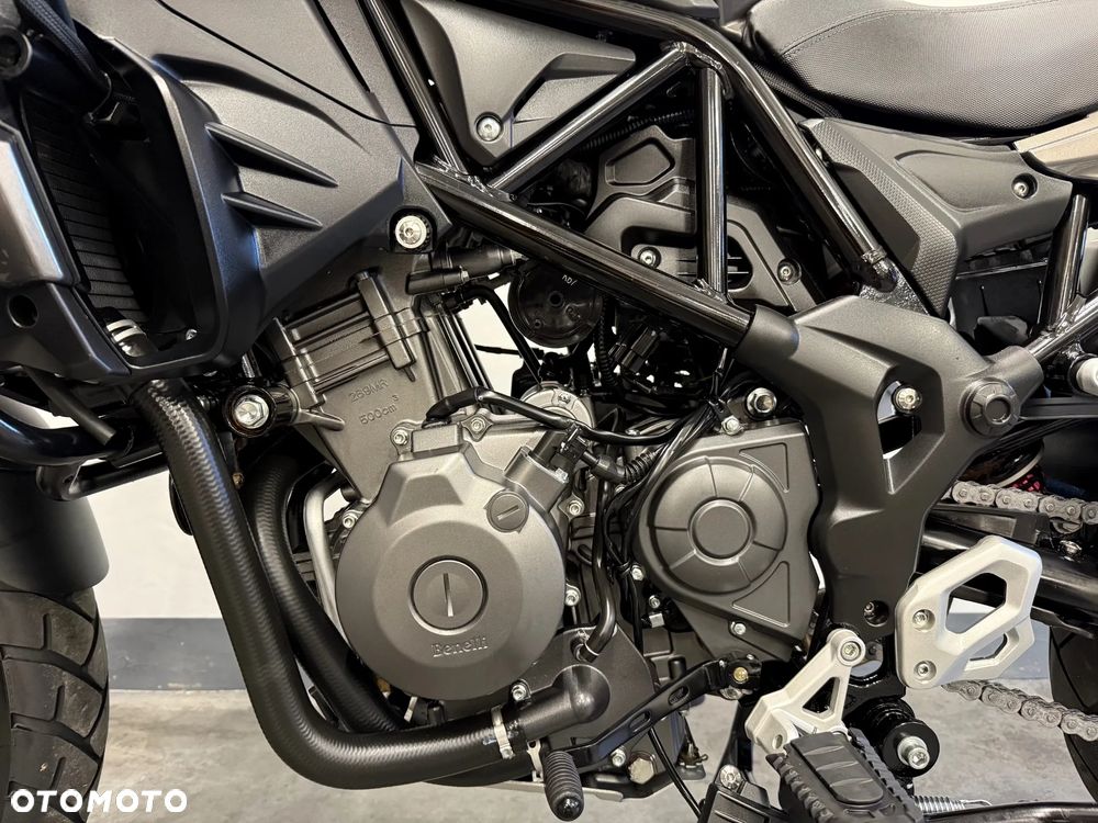 Benelli TRK 502X - 10