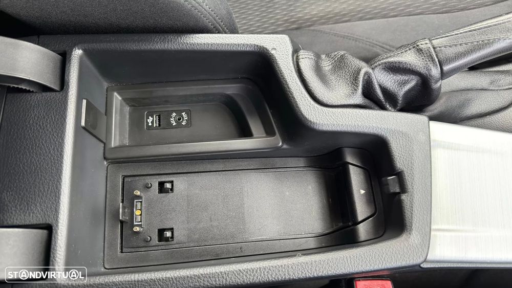 BMW 320 d Sport-Aut. Efficient Dynamics Edition Sport Line - 35