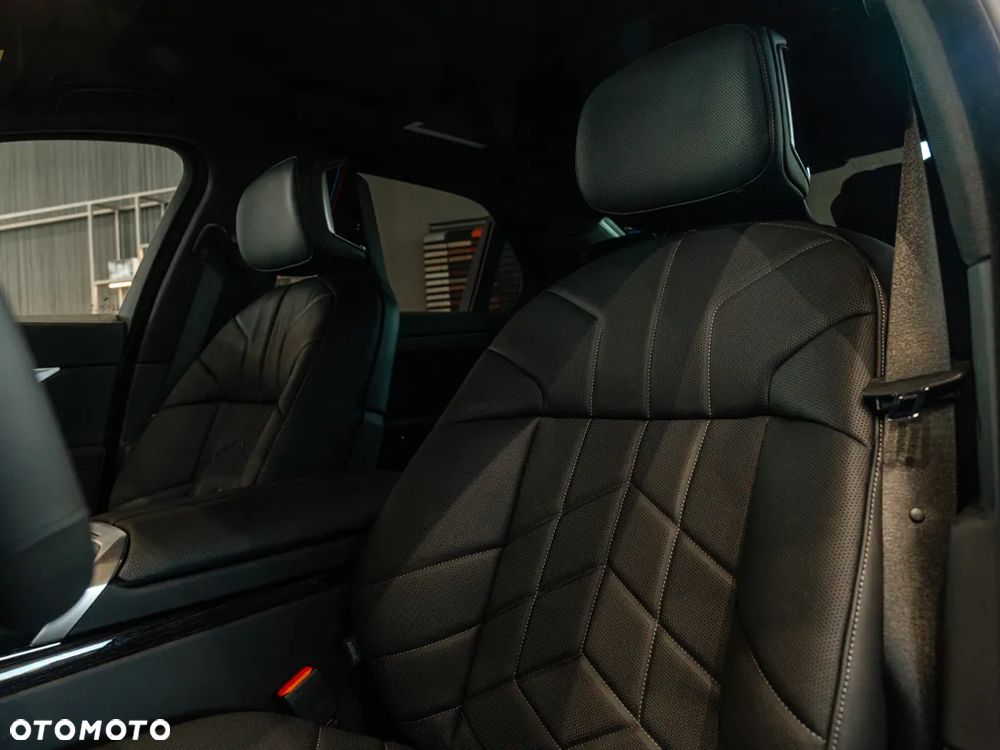 BMW Seria 7 740d xDrive - 11
