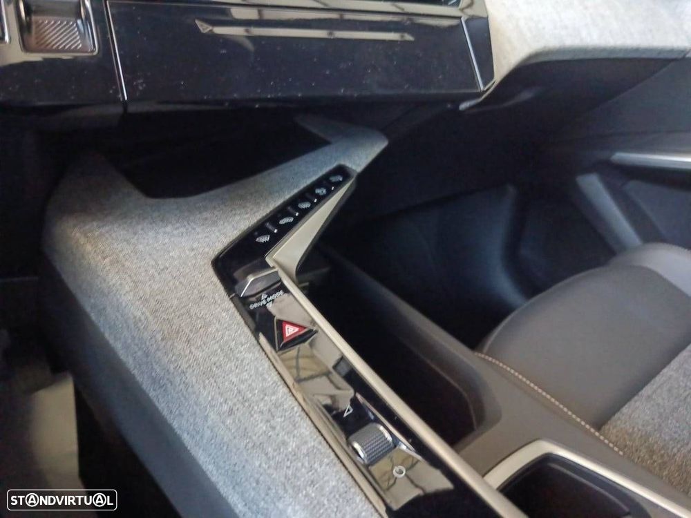 Peugeot 5008 1.2 Hybrid Allure e-DCS6 - 19