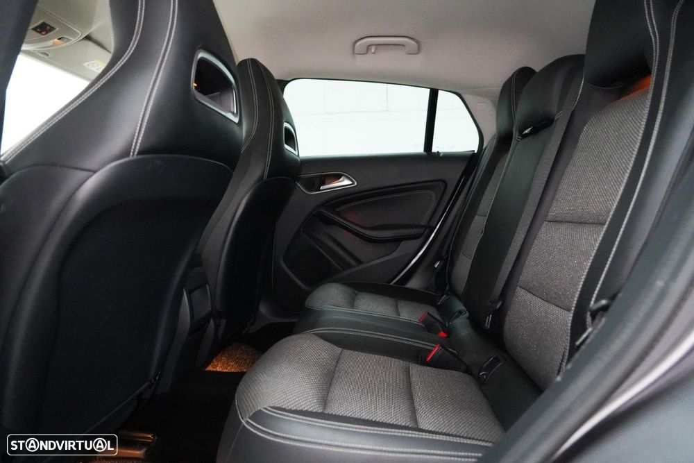 Mercedes-Benz CLA 180 d Shooting Brake Urban - 7