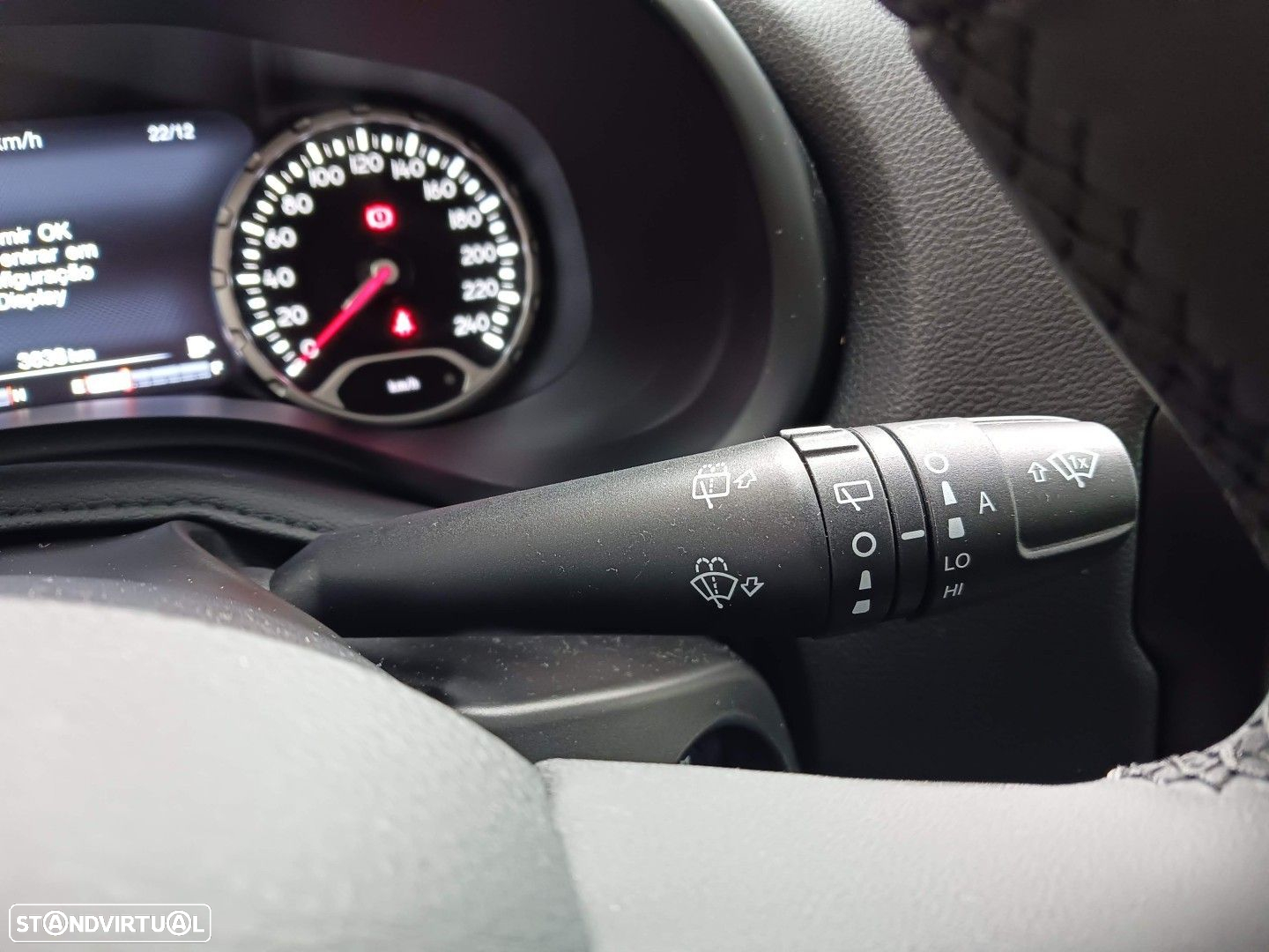 Jeep Renegade 1.6 MJD Limited - 28