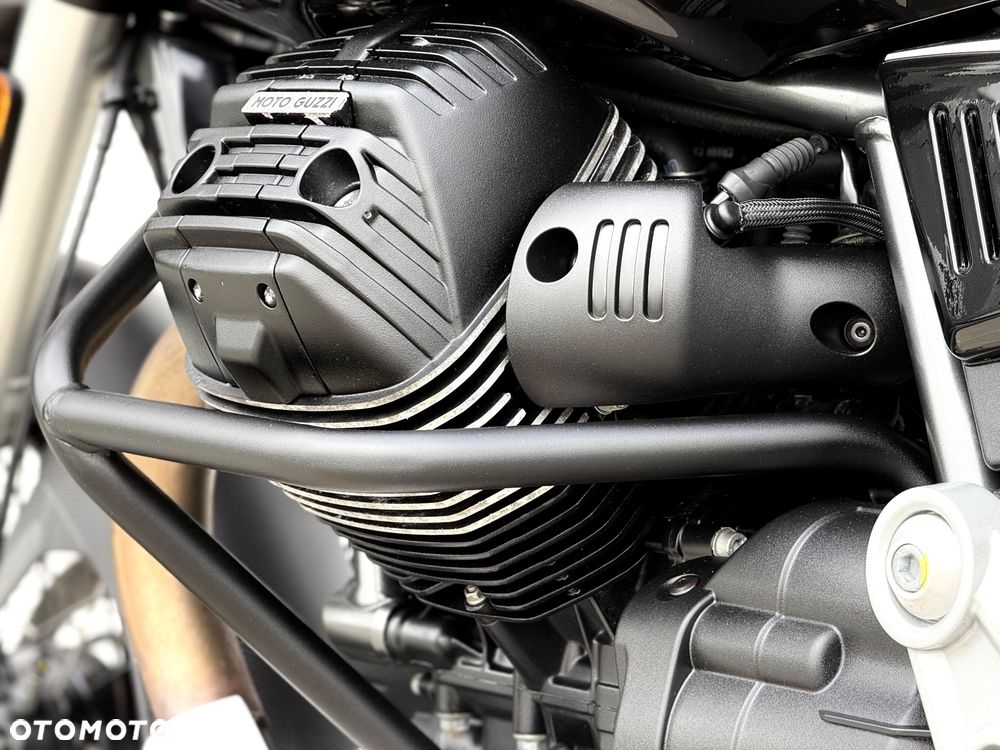 Moto Guzzi V85 - 23