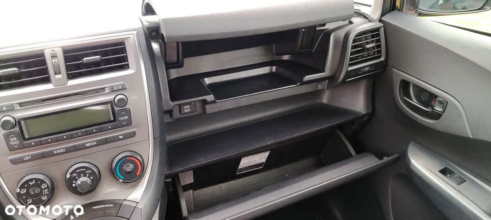 Subaru Trezia 1.3i Active - 28
