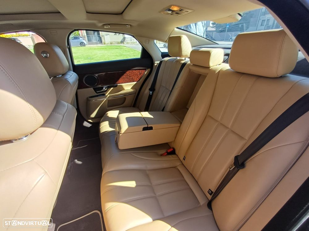 Jaguar XJ 3.0 D V6 Premium Luxury - 19
