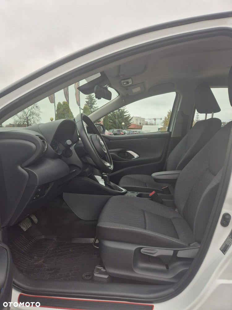 Toyota Yaris - 10