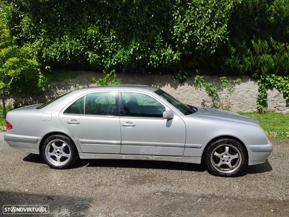 Mercedes-Benz E 200 Kompressor Classic - 3