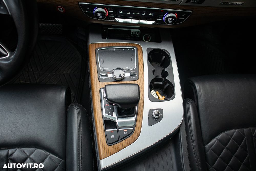 Audi Q7 3.0 ultra TDI Quattro Tiptronic - 16