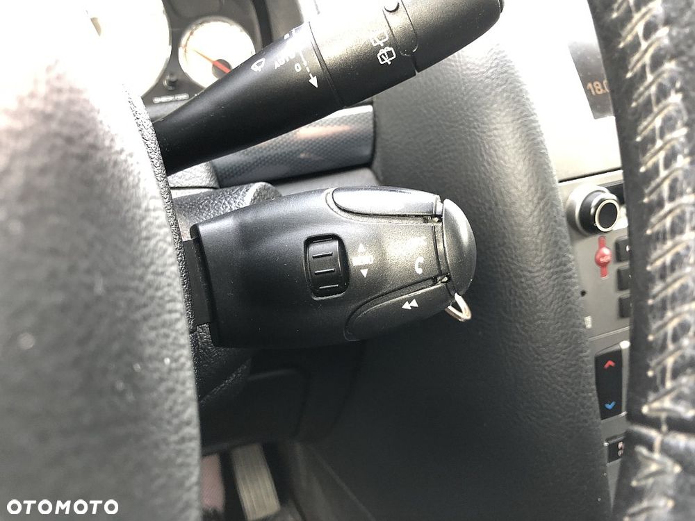Peugeot 407 HDi 135 Premium mit Exklusiv-Paket - 18