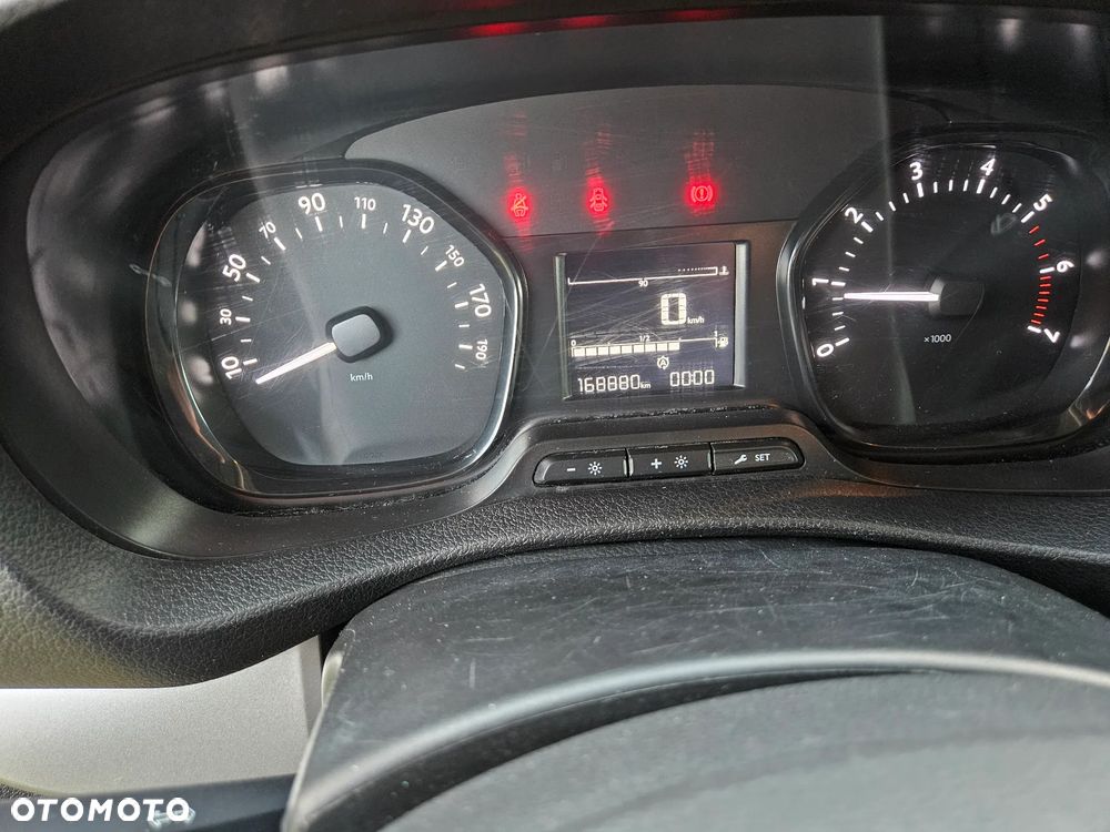 Opel Vivaro - 9