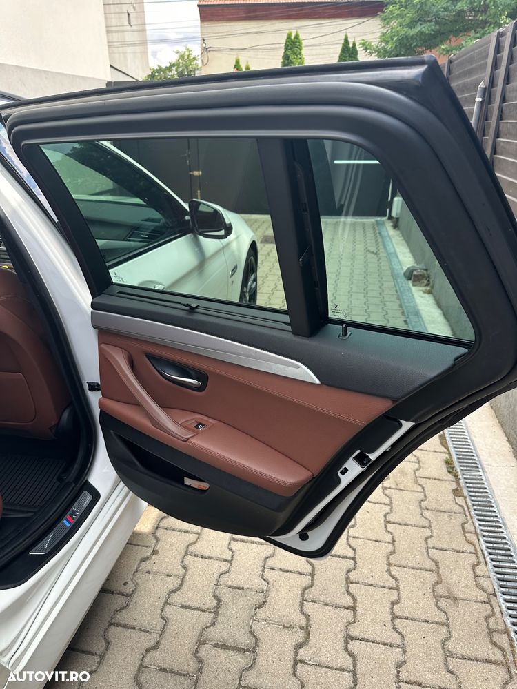 BMW Seria 5 530d xDrive - 23