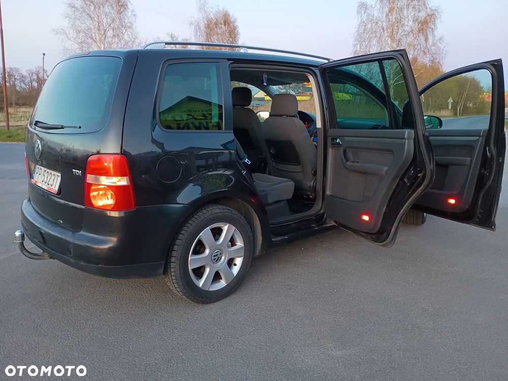Volkswagen Touran 1.9 TDI Highline - 2