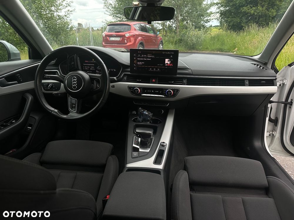Audi A4 Limousine - 13