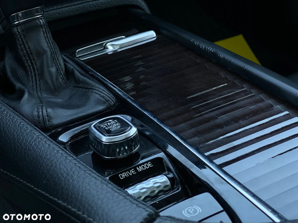 Volvo XC 90 - 25