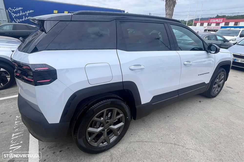 Jeep Compass 1.2 e-Hybrid Altitude DCT6 - 3