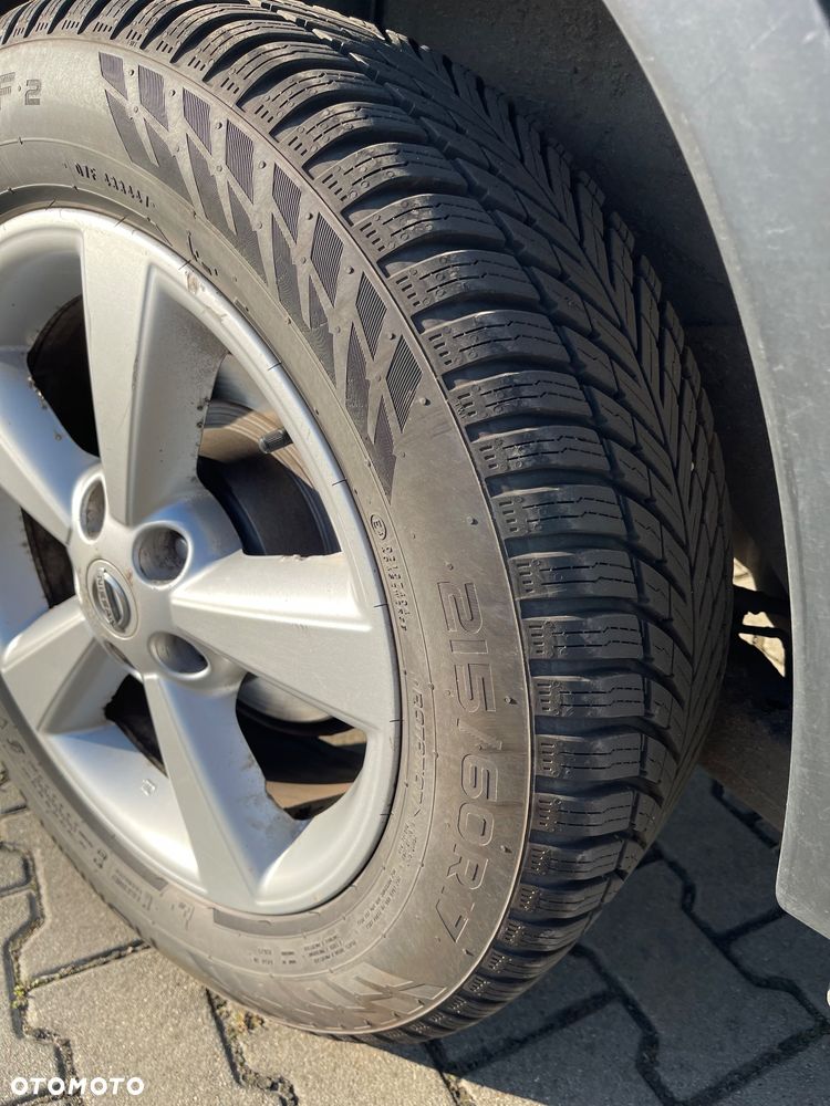 Nissan Qashqai 2.0 dCi 4 x 4 DPF tekna - 11