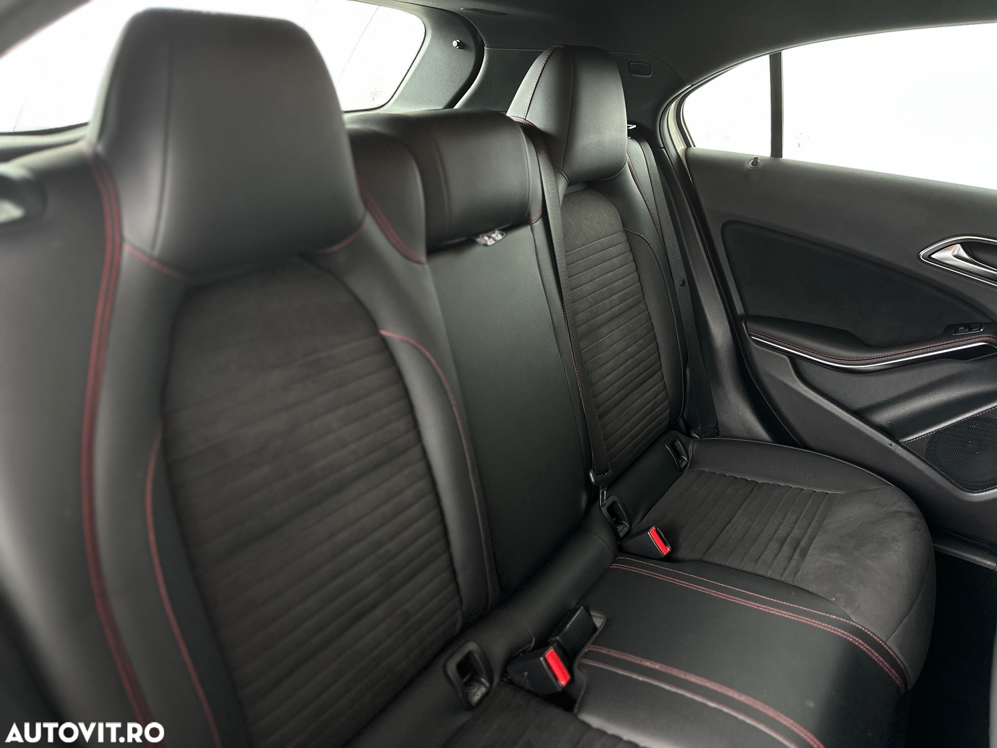 Mercedes-Benz A 180 BlueEFFICIENCY Edition - 37