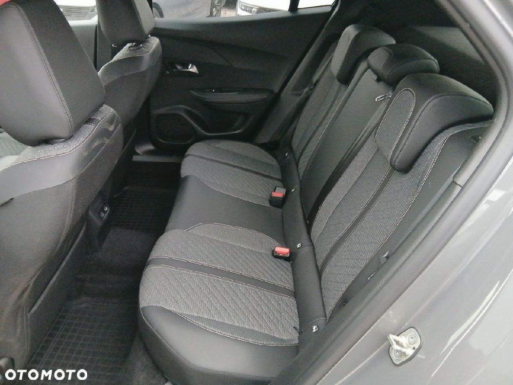 Peugeot 2008 1.2 PureTech Allure S&S EAT8 - 10