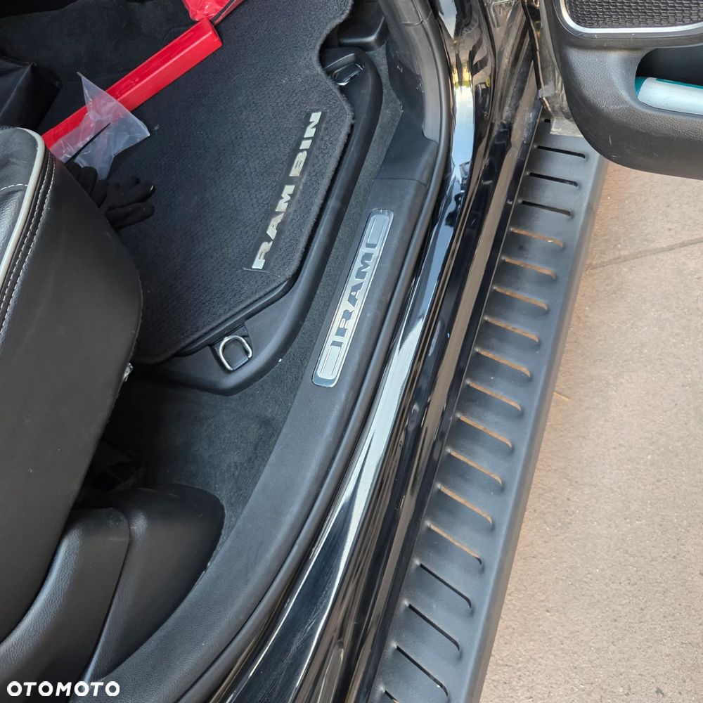 RAM 1500 5.7 Crew Cab Laramie - 10