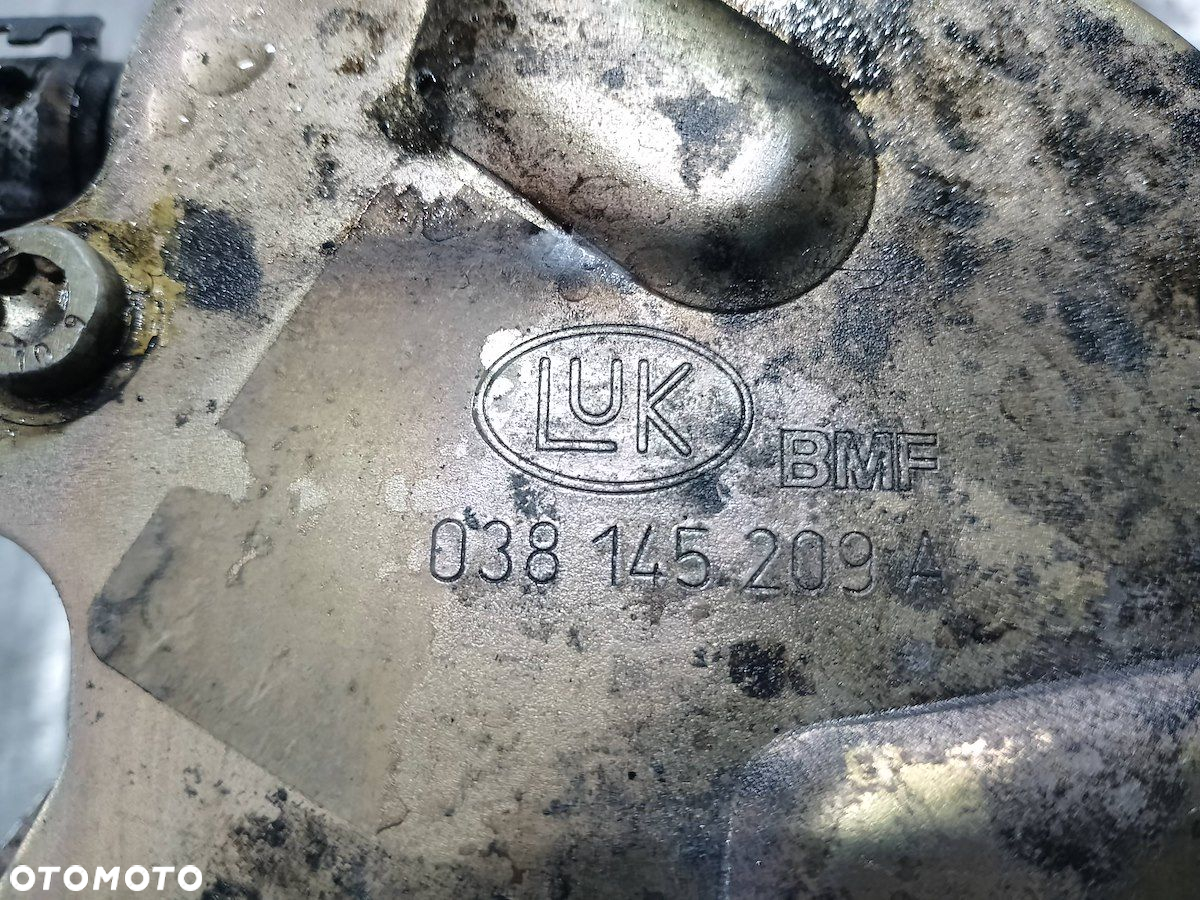 POMPA VACUM VW GOLF IV 038145209A 1.9 TDI - 8