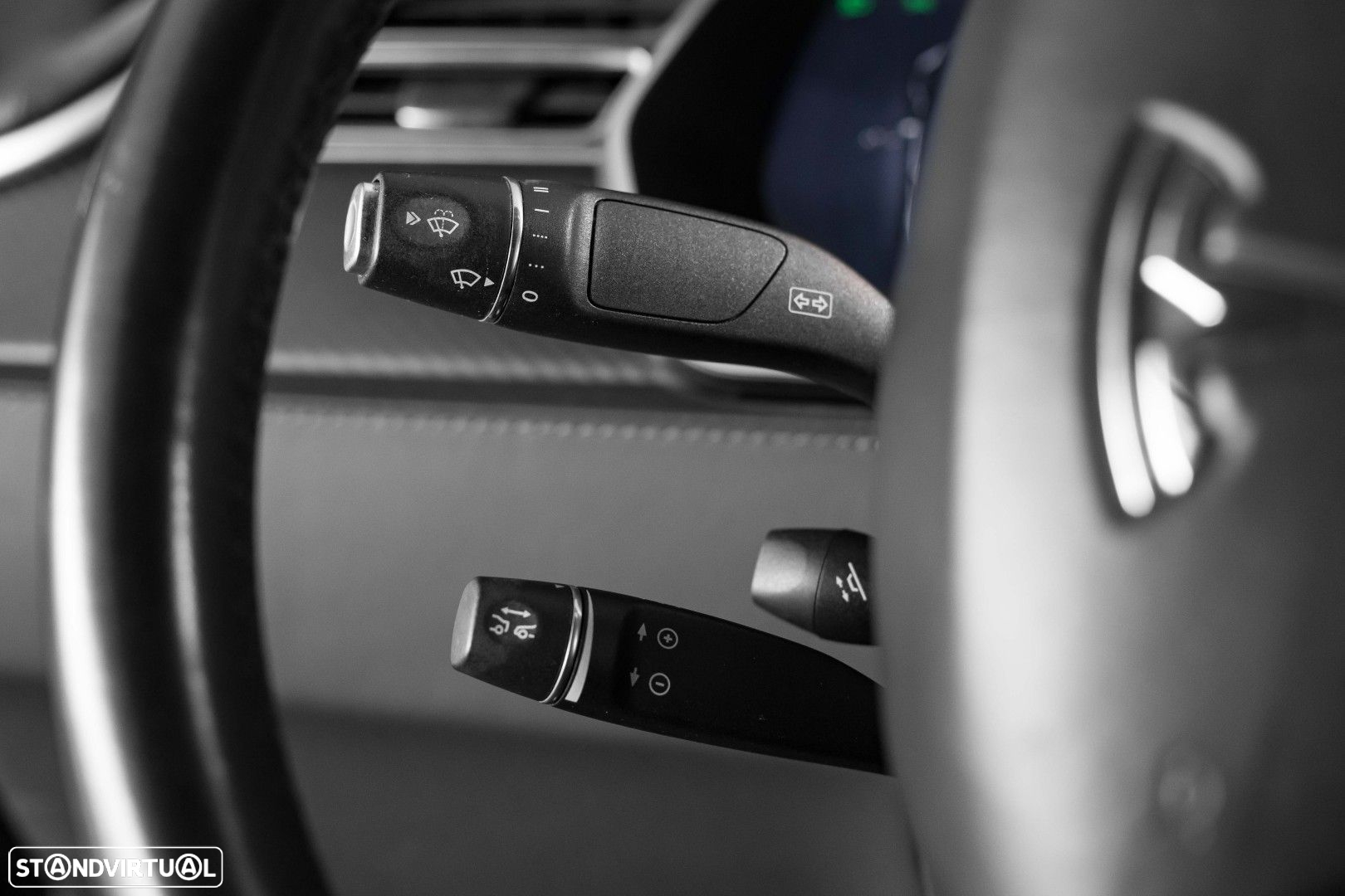 Tesla Model S 90D - 32