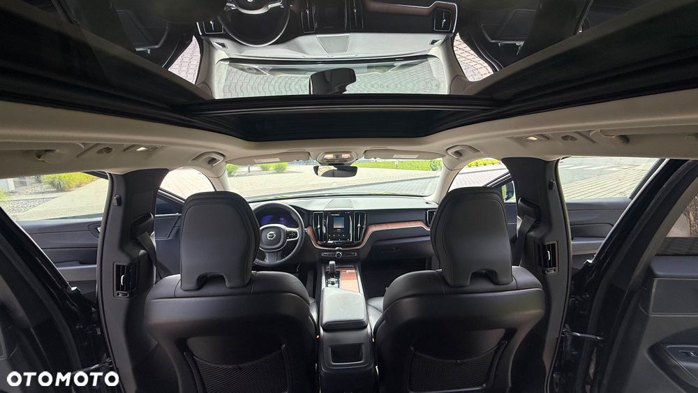 Volvo XC 60 B5 B AWD Plus Dark - 7