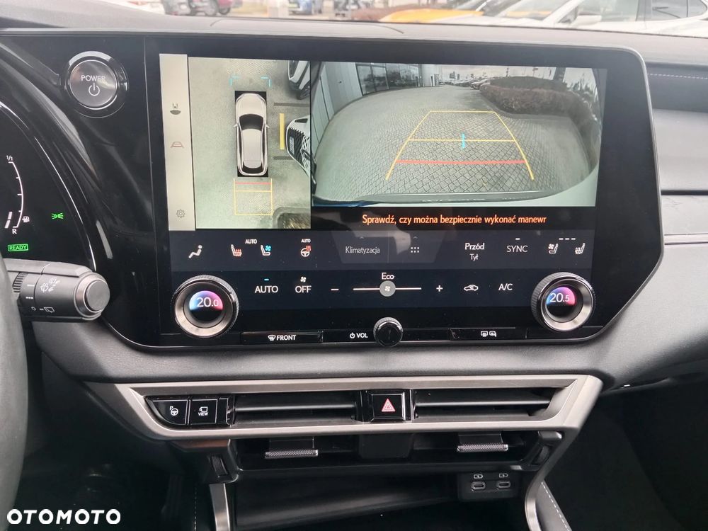 Lexus RX 450h+ Omotenashi - 17