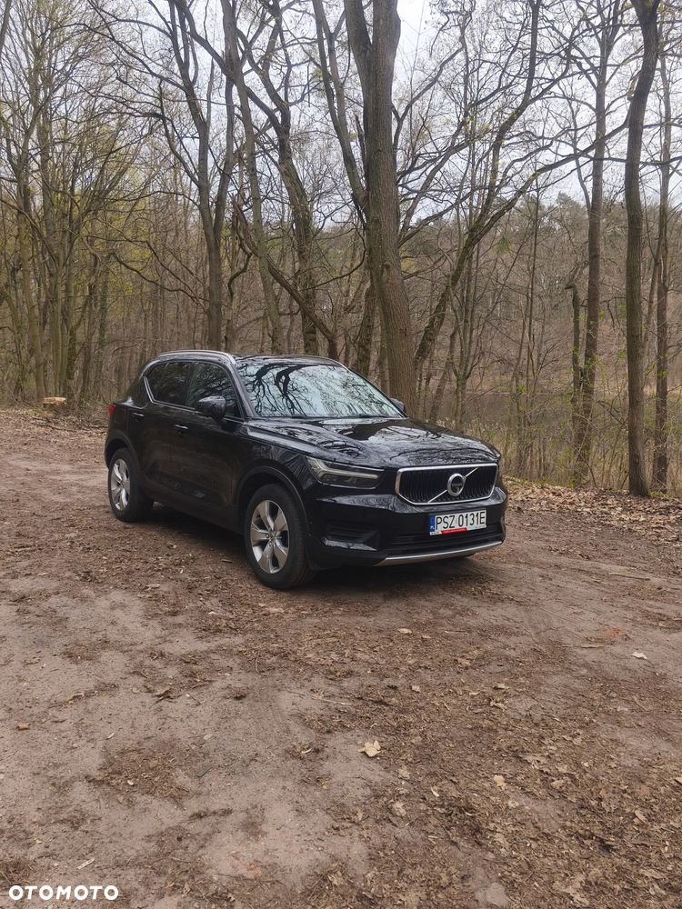 Volvo XC 40 T3 Momentum Pro - 2