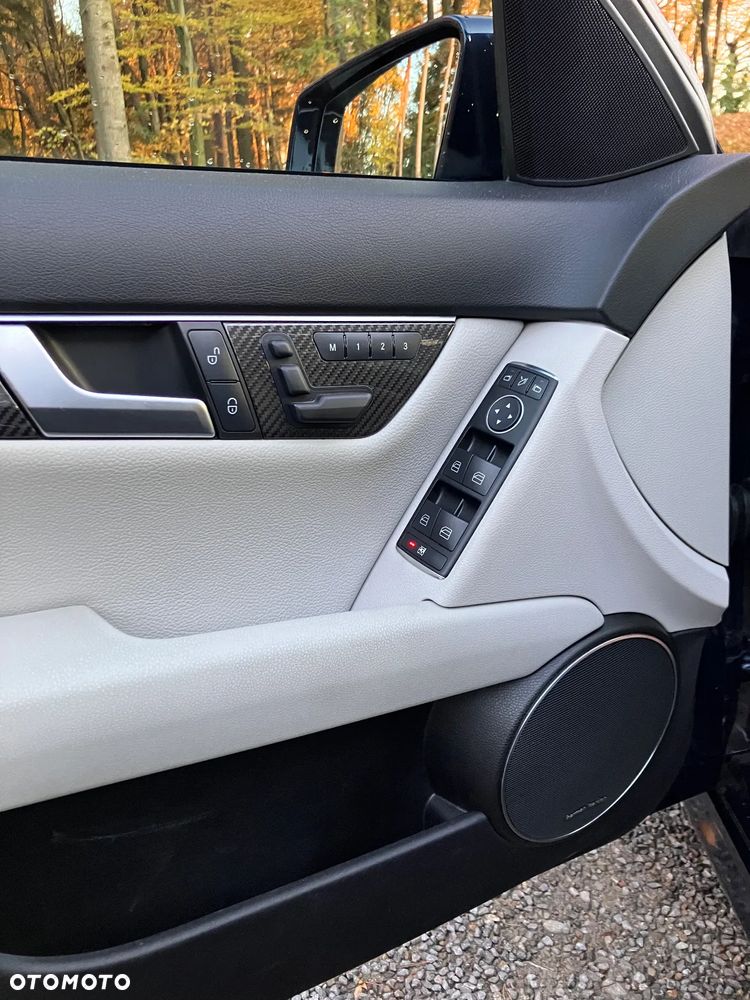 Mercedes-Benz Klasa C 350 T (BlueEFFICIENCY) 7G-TRONIC Avantgarde - 34