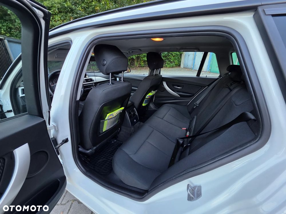 BMW Seria 3 318i Advantage - 13