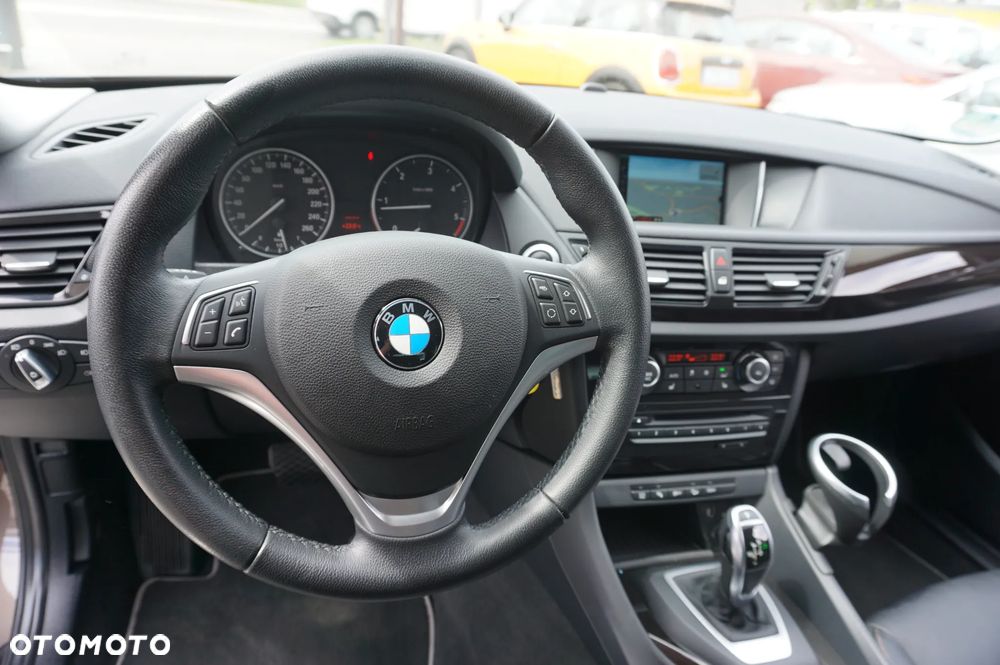 BMW X1 xDrive18d Sport Line - 33