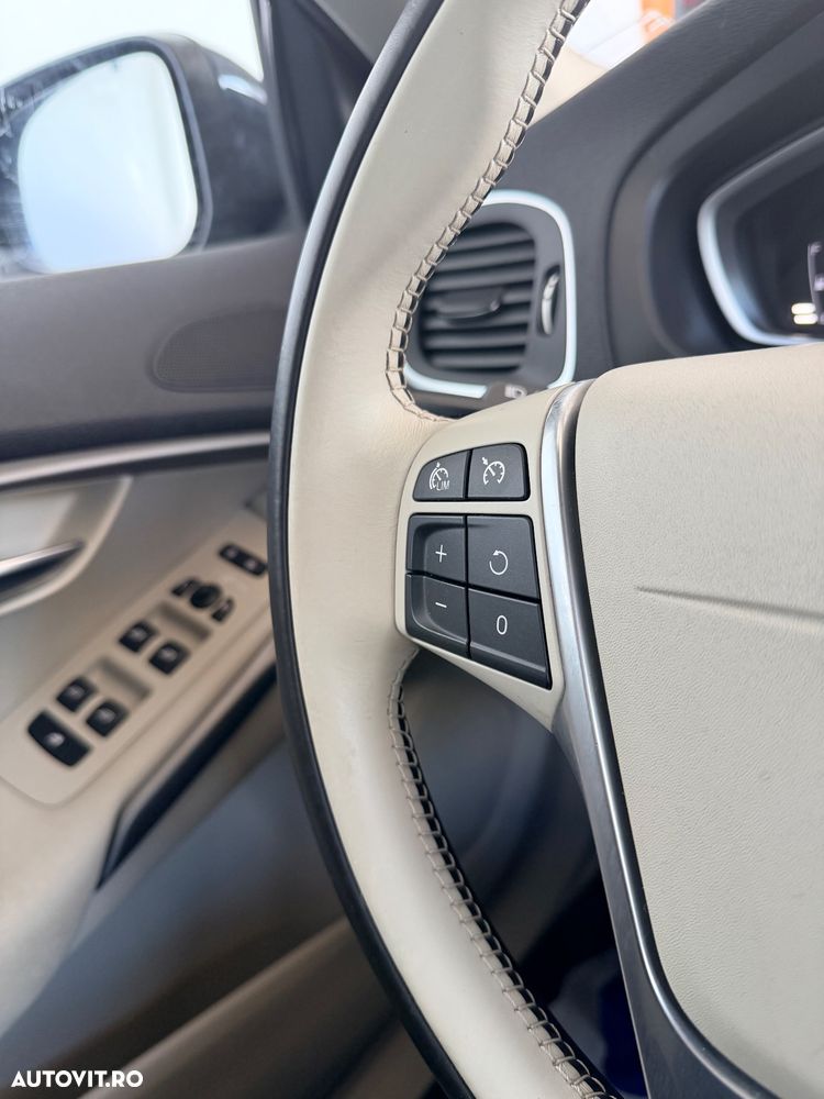 Volvo V40 D3 Geartronic Momentum - 21