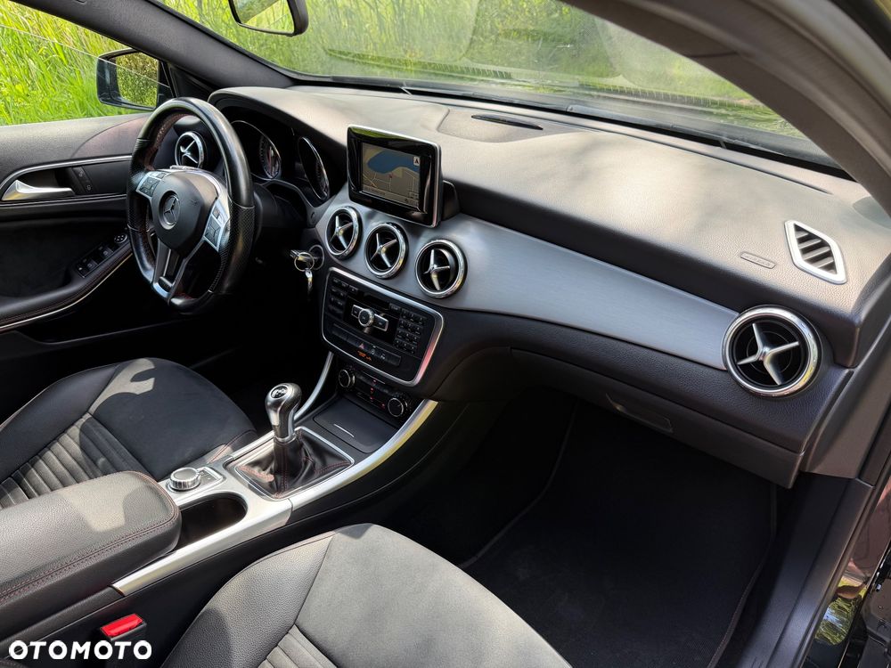 Mercedes-Benz GLA 200 AMG Line - 12