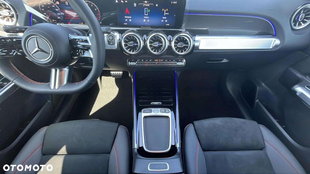 Mercedes-Benz GLB 200 AMG Line 7G-DCT - 14