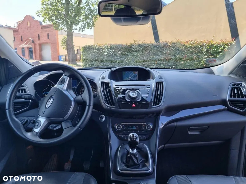 Ford Kuga 2.0 TDCi 2x4 Titanium - 10