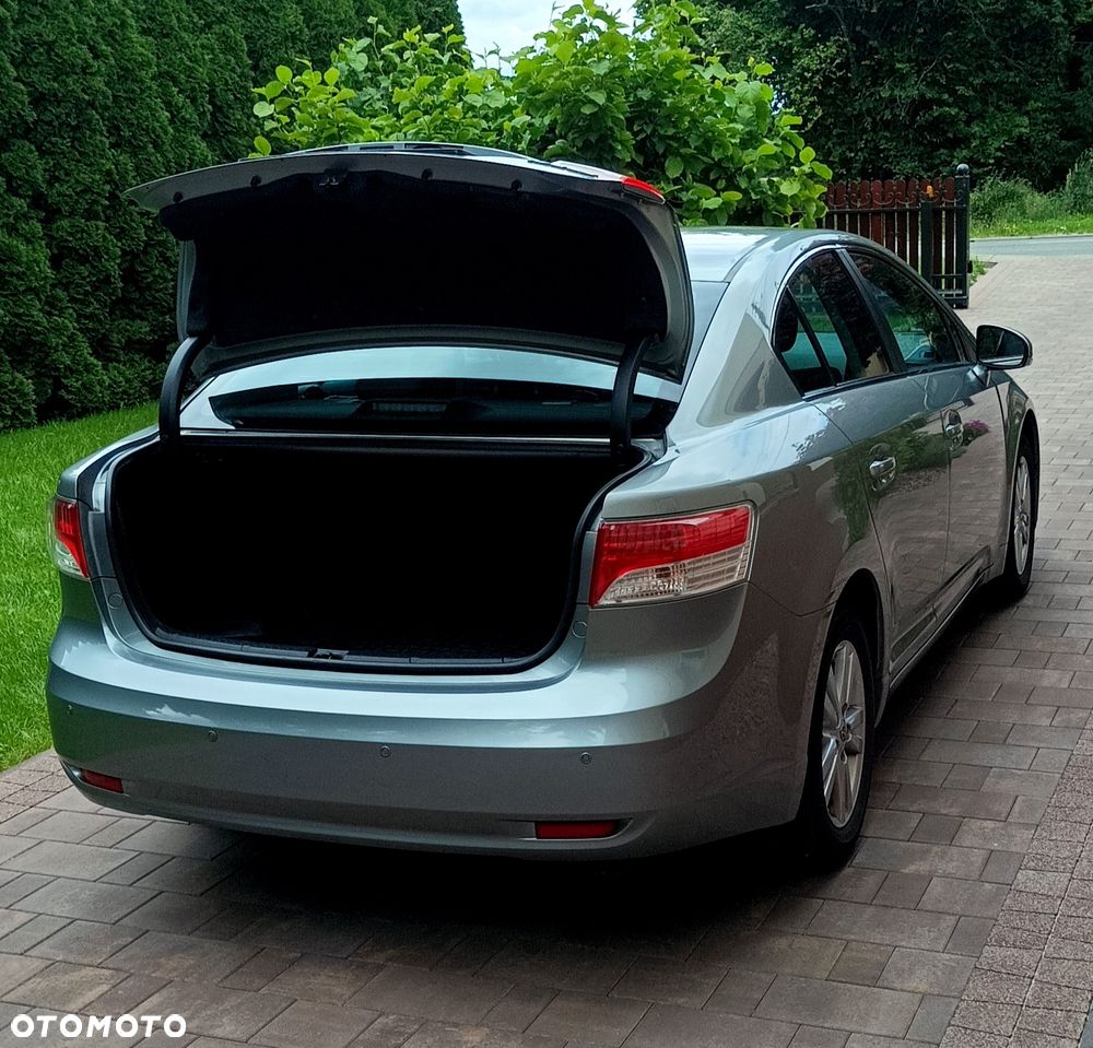 Toyota Avensis - 4