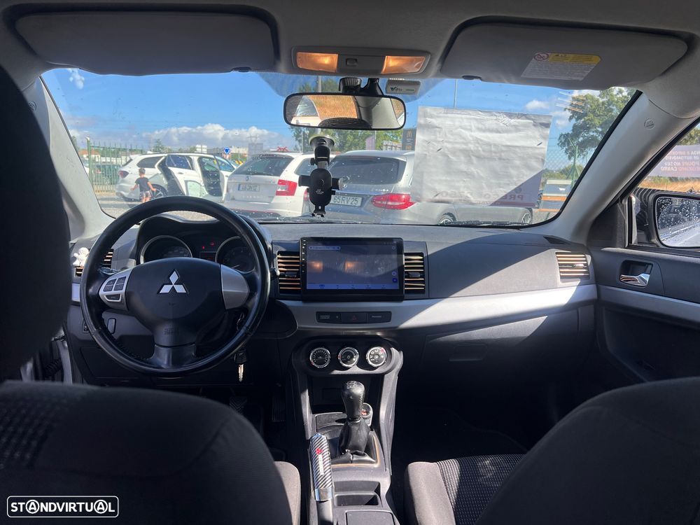 Mitsubishi Lancer 1.5 Invite - 5