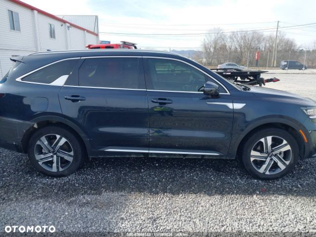 Kia Sorento - 4