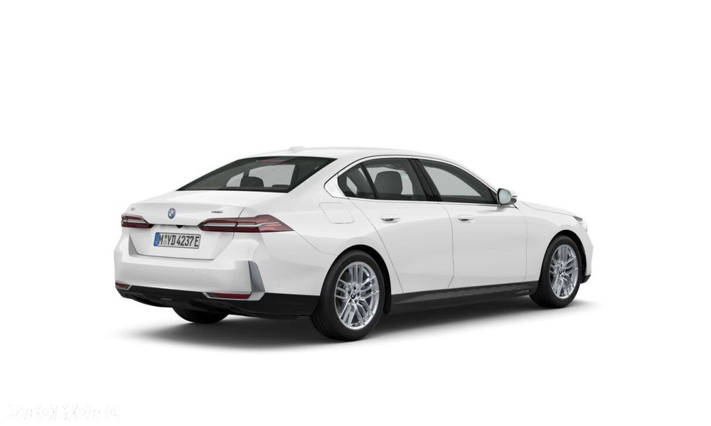 BMW i5 - 2