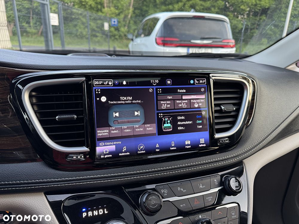 Chrysler Pacifica - 25